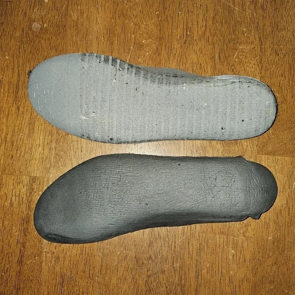 Nike Shoes - Picture 6 of 11